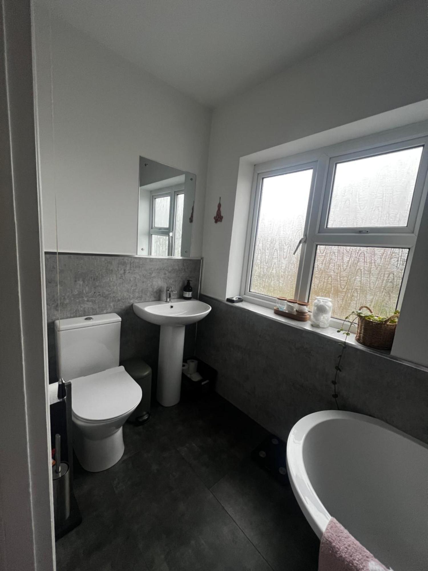 Warm And Cosy City Centre Home Near Train Station Τσίτσεστερ Εξωτερικό φωτογραφία